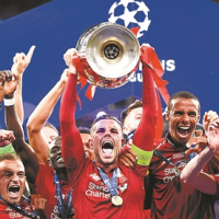 两脚触球 两脚触球