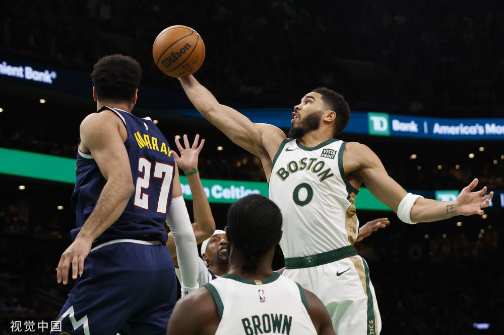 格雷姆斯自 格雷姆斯自